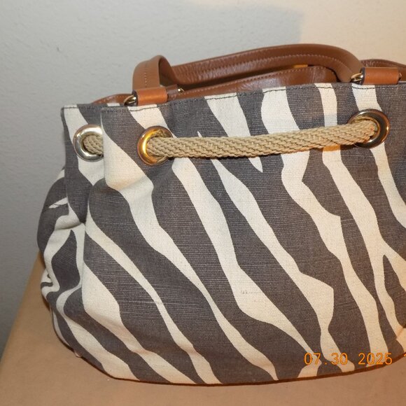 Large Drawstring Zebra Print Michael Kors Bag MK - Picture 4 of 7